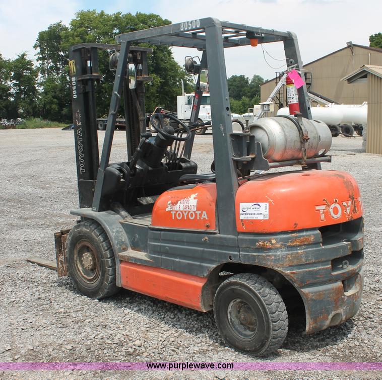 image for item I7843 Toyota 42 forklift