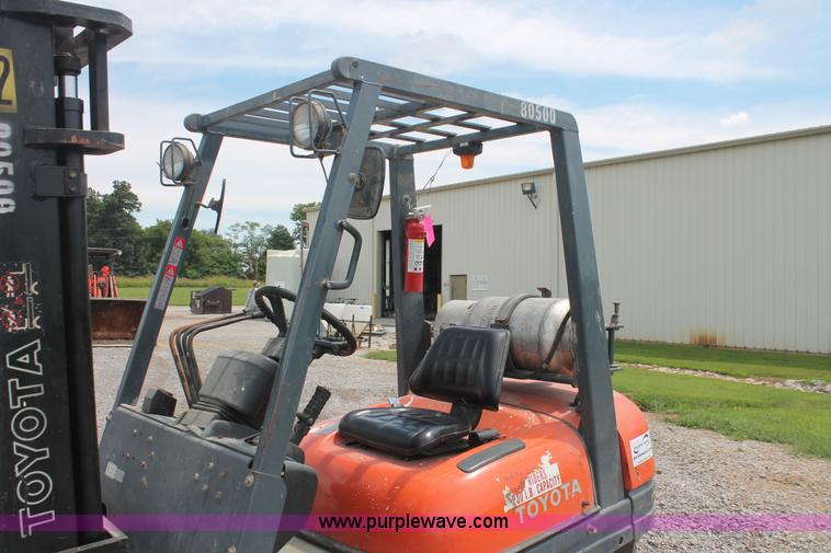 image for item I7843 Toyota 42 forklift