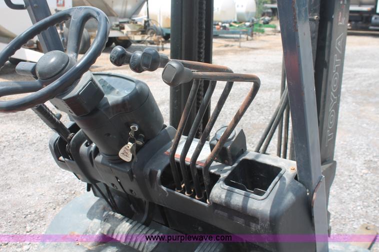 image for item I7843 Toyota 42 forklift