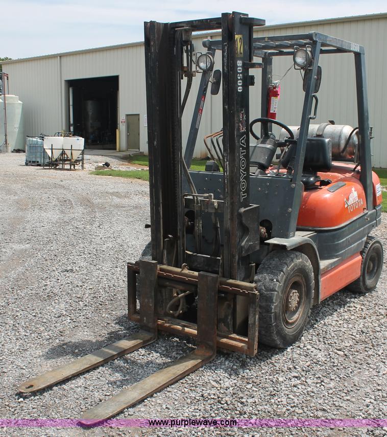 image for item I7843 Toyota 42 forklift