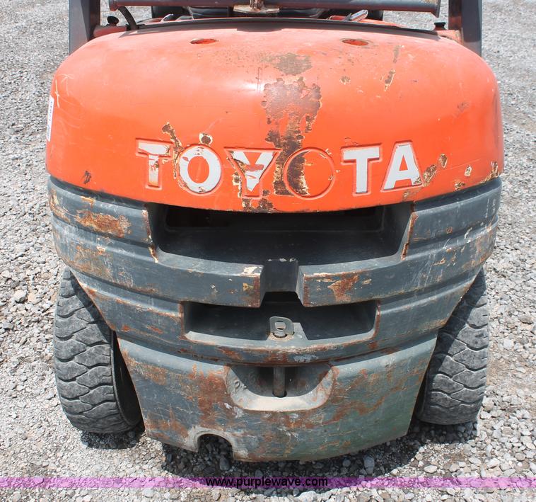 image for item I7843 Toyota 42 forklift