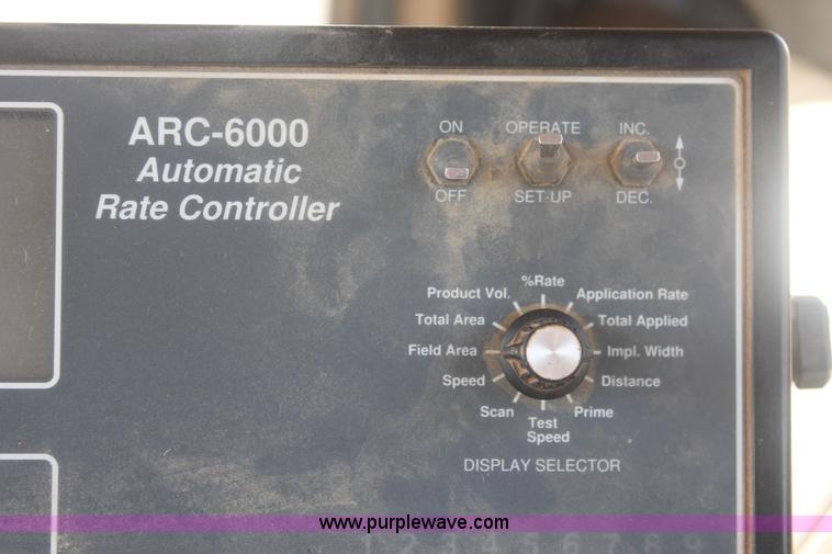 image for item I7850 1991 International 8100 spreader truck