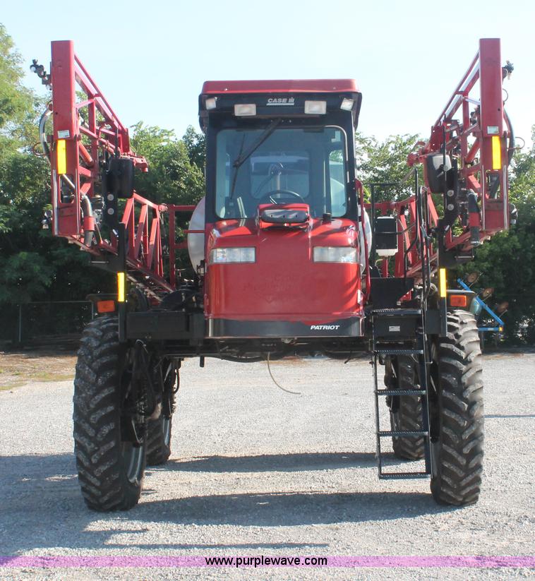 image for item I7851 2005 Case IH SPX3310 Patriot self-propelled sprayer