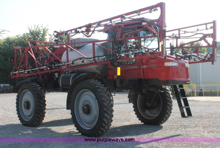 image for item I7851 2005 Case IH SPX3310 Patriot self-propelled sprayer