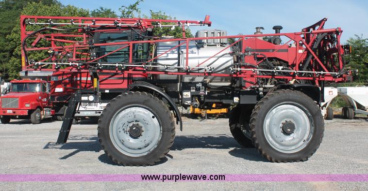 image for item I7851 2005 Case IH SPX3310 Patriot self-propelled sprayer