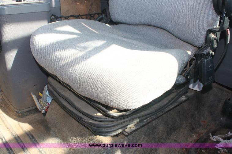 image for item I7851 2005 Case IH SPX3310 Patriot self-propelled sprayer