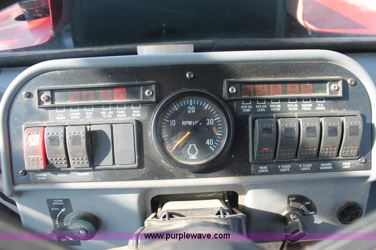 image for item I7851 2005 Case IH SPX3310 Patriot self-propelled sprayer