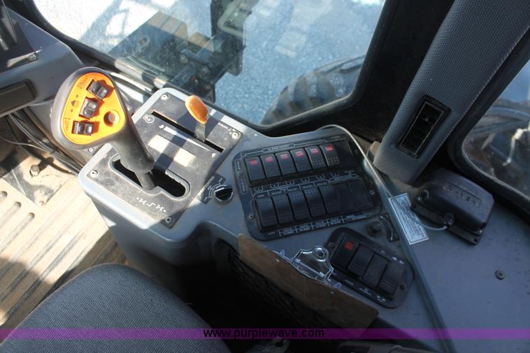 image for item I7851 2005 Case IH SPX3310 Patriot self-propelled sprayer