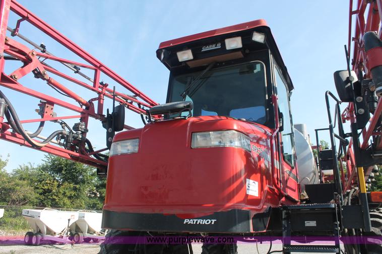 image for item I7851 2005 Case IH SPX3310 Patriot self-propelled sprayer