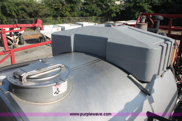 image for item I7851 2005 Case IH SPX3310 Patriot self-propelled sprayer