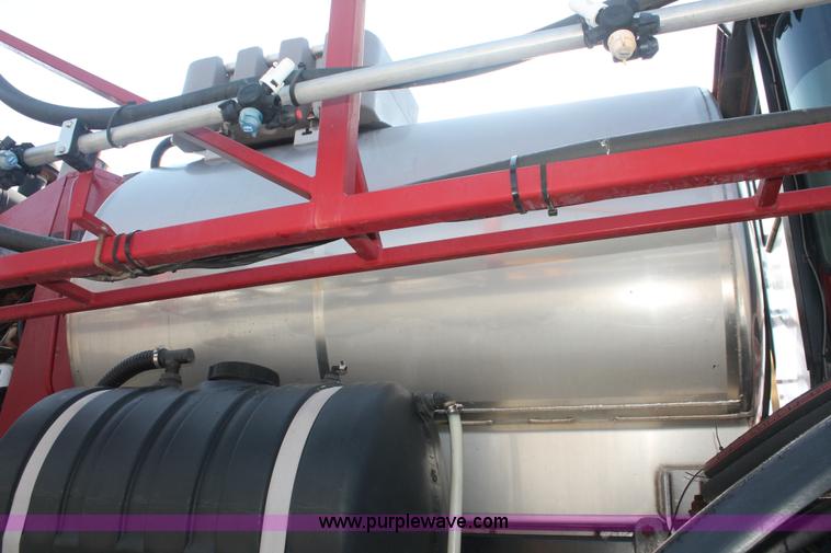 image for item I7851 2005 Case IH SPX3310 Patriot self-propelled sprayer