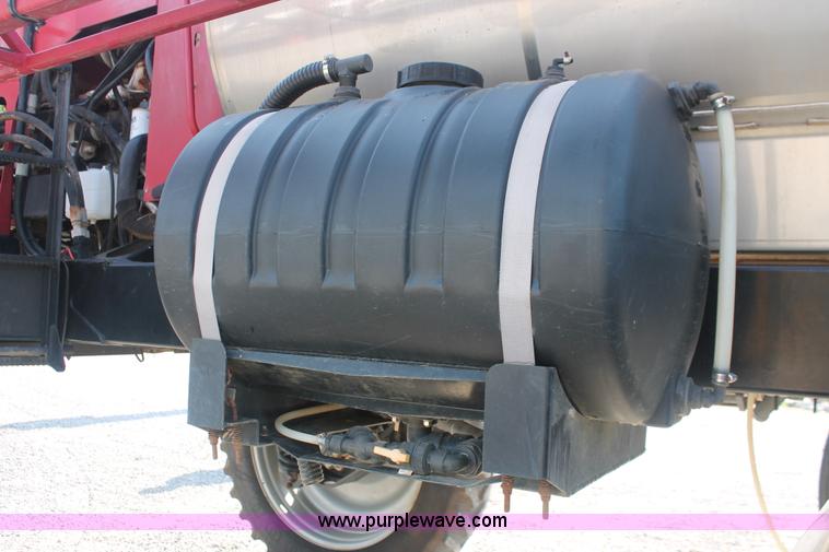 image for item I7851 2005 Case IH SPX3310 Patriot self-propelled sprayer