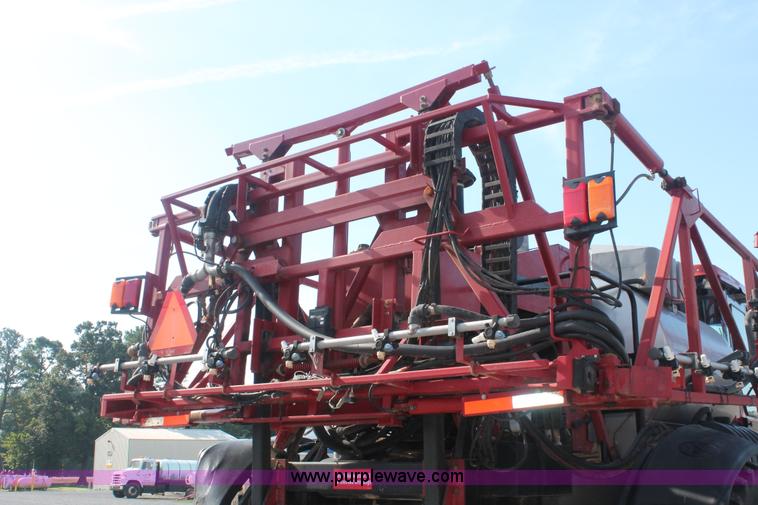 image for item I7851 2005 Case IH SPX3310 Patriot self-propelled sprayer