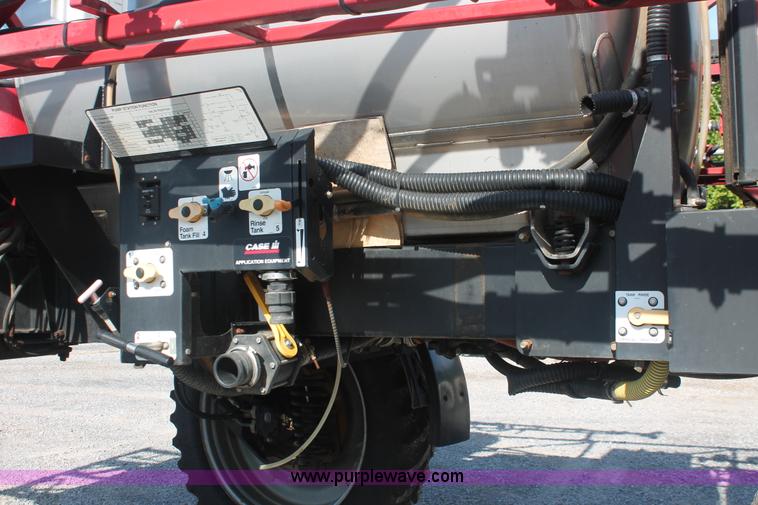 image for item I7851 2005 Case IH SPX3310 Patriot self-propelled sprayer