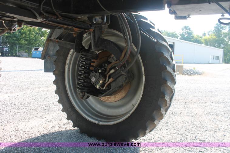 image for item I7851 2005 Case IH SPX3310 Patriot self-propelled sprayer