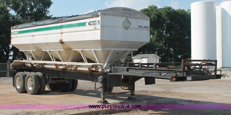 image for item I7853 1981 Willmar Side Shooter 24 tandem axle tender trailer