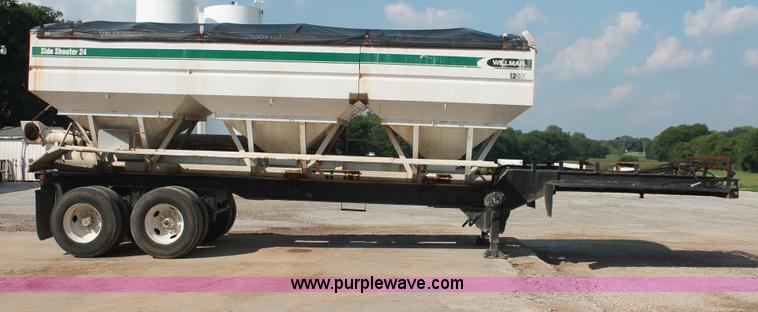 image for item I7853 1981 Willmar Side Shooter 24 tandem axle tender trailer