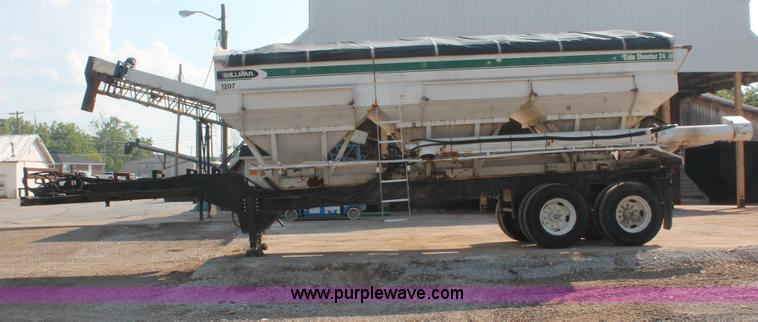 image for item I7853 1981 Willmar Side Shooter 24 tandem axle tender trailer