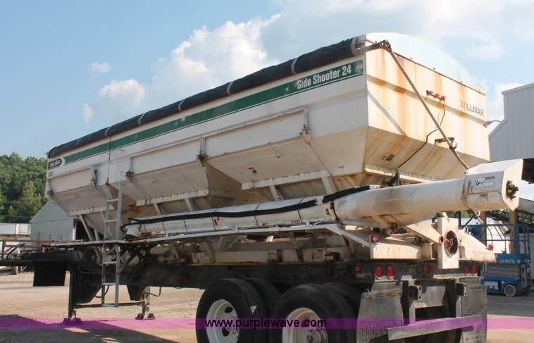 image for item I7853 1981 Willmar Side Shooter 24 tandem axle tender trailer