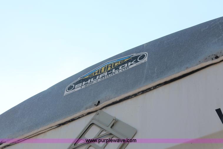 image for item I7853 1981 Willmar Side Shooter 24 tandem axle tender trailer