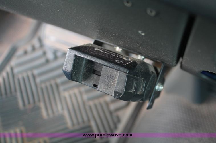 image for item I7854 2004 Chevrolet Silverado 2500HD pickup truck