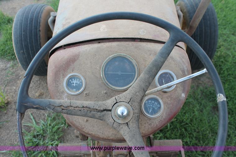 image for item I7855 Massey-Ferguson 65 tractor