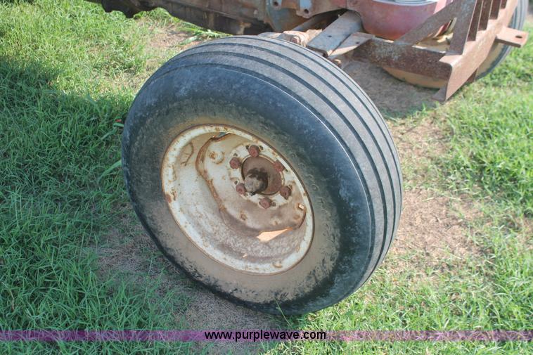 image for item I7855 Massey-Ferguson 65 tractor