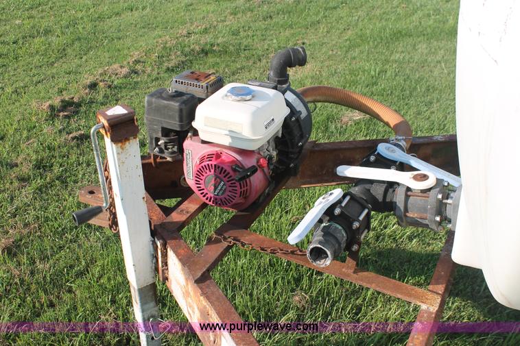 image for item I7857 1,000 gallon liquid nurse trailer