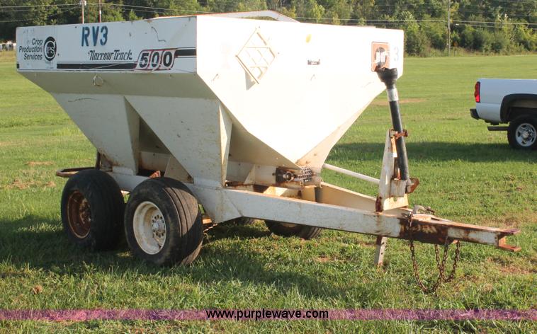 image for item I7858 Willmar Narrow Track 500 dry spreader