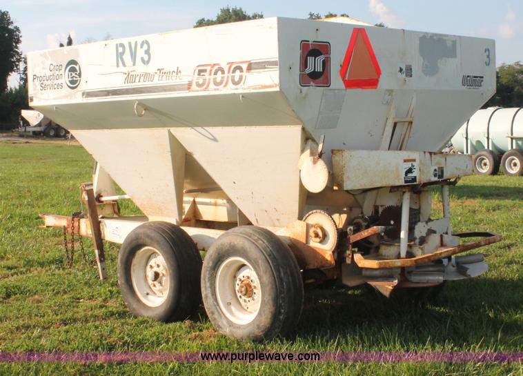 image for item I7858 Willmar Narrow Track 500 dry spreader
