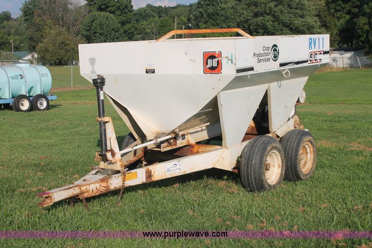 image for item I7859 Willmar 500 dry spreader