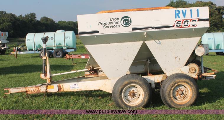image for item I7859 Willmar 500 dry spreader