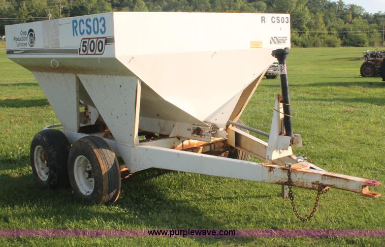 image for item I7860 Willmar 500 dry spreader