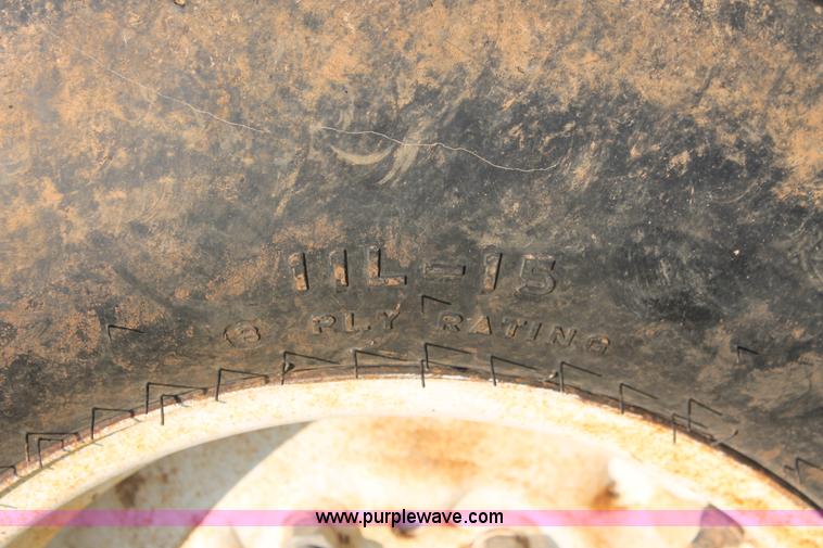 image for item I7860 Willmar 500 dry spreader