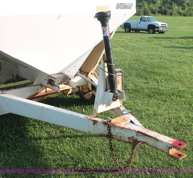 image for item I7860 Willmar 500 dry spreader