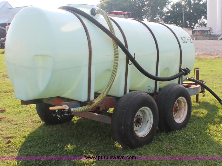 image for item I7863 1,000 gallon liquid nurse trailer