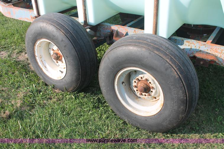 image for item I7863 1,000 gallon liquid nurse trailer