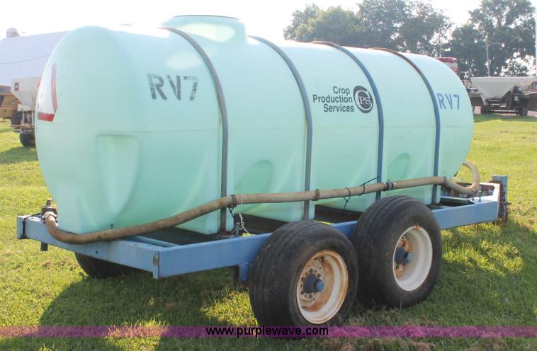 image for item I7864 1,000 gallon liquid nurse trailer