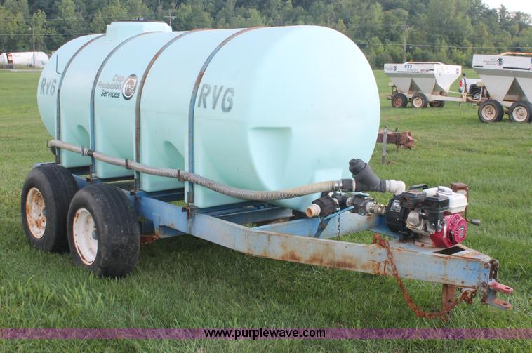 image for item I7865 1,000 gallon liquid nurse trailer