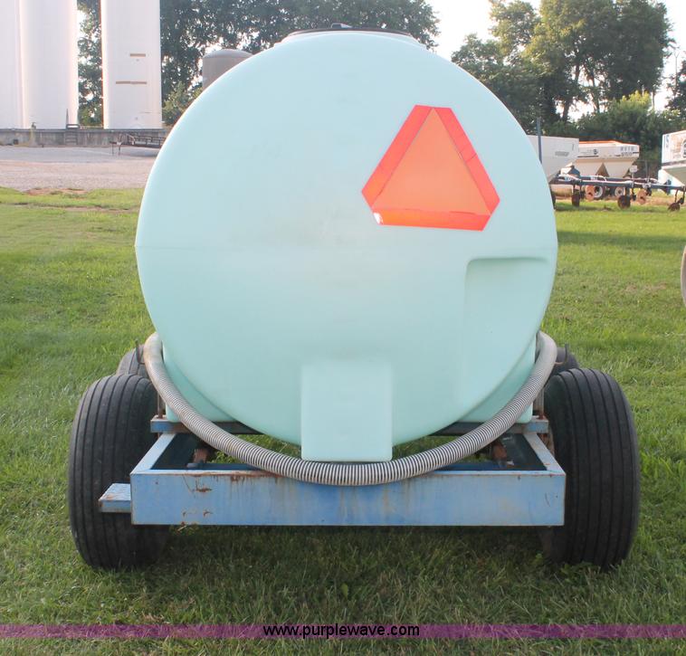 image for item I7865 1,000 gallon liquid nurse trailer