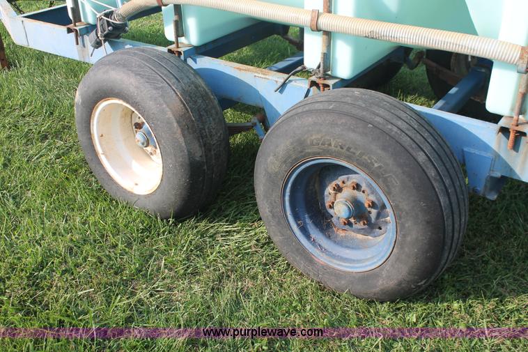 image for item I7865 1,000 gallon liquid nurse trailer