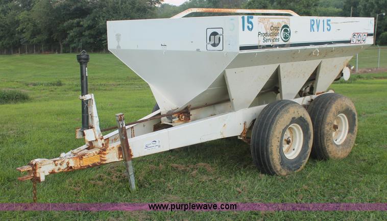 image for item I7867 Willmar 600 dry spreader