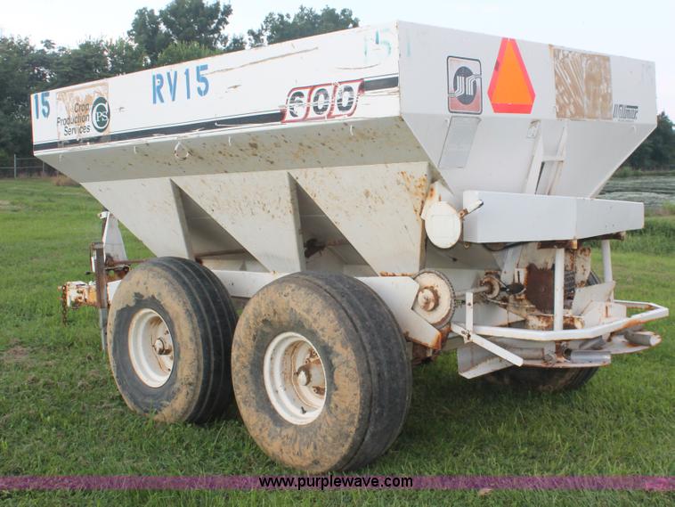 image for item I7867 Willmar 600 dry spreader