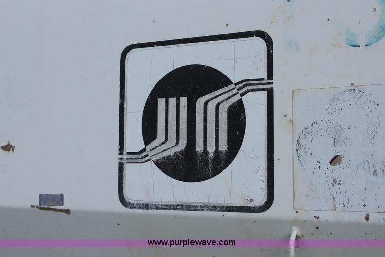 image for item I7867 Willmar 600 dry spreader