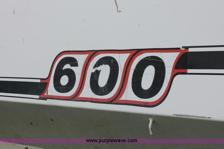 image for item I7867 Willmar 600 dry spreader
