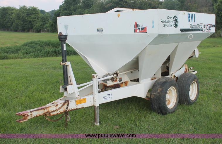 image for item I7868 Willmar Narrow Track 500 dry spreader