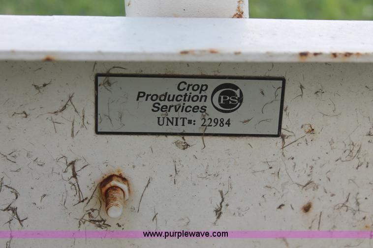 image for item I7868 Willmar Narrow Track 500 dry spreader