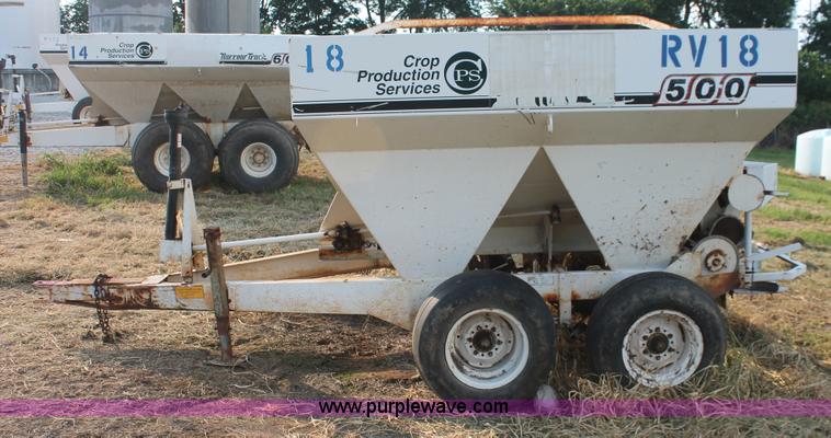 image for item I7870 Willmar 500 dry spreader