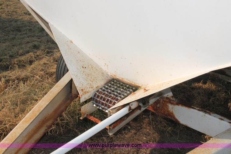 image for item I7870 Willmar 500 dry spreader