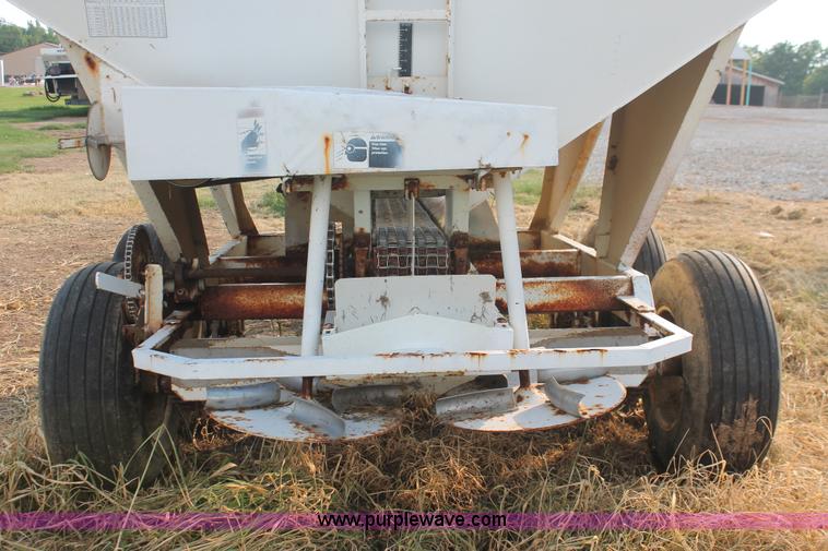 image for item I7870 Willmar 500 dry spreader